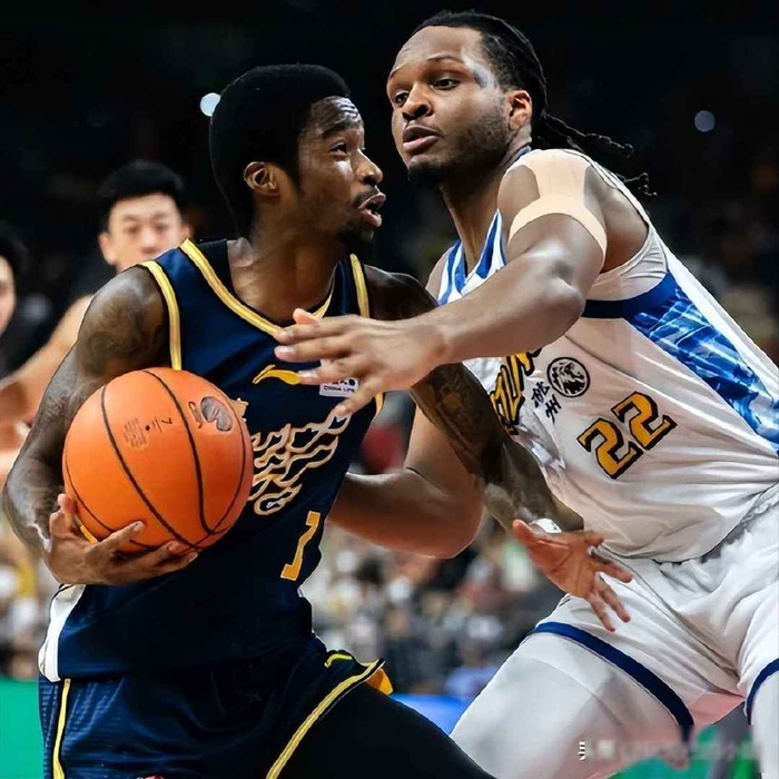 Kaiyun Sports-开云体育-萨林杰倒了,广东内线塌了,体系被迫重启|广东队|广东男篮|王少杰|篮板|杜锋_新浪体育_新浪新闻